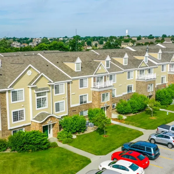 Colonial Pointe @ Fairview Apartments gallery photo 4