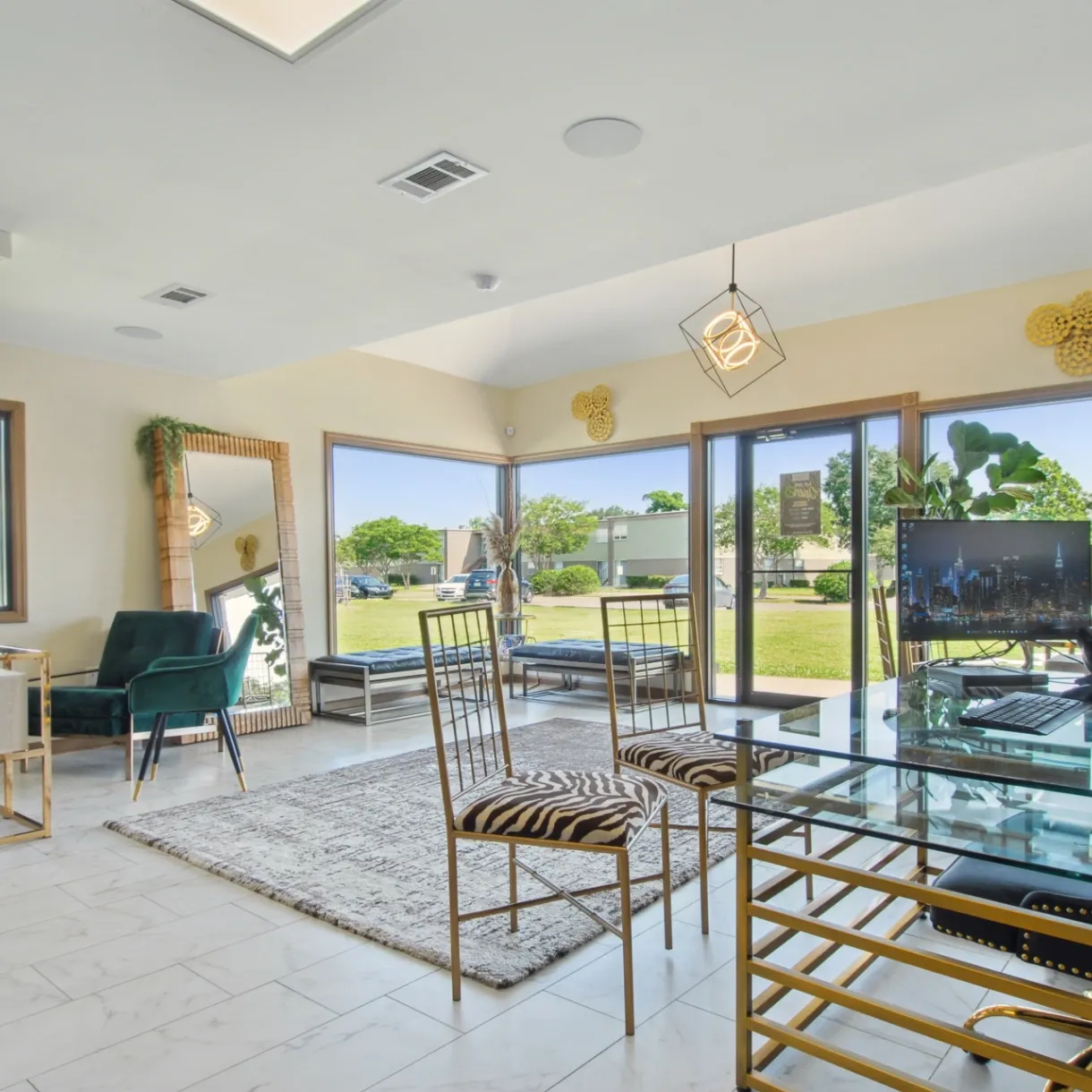 Emerald Pointe Apartment Homes gallery photo 5