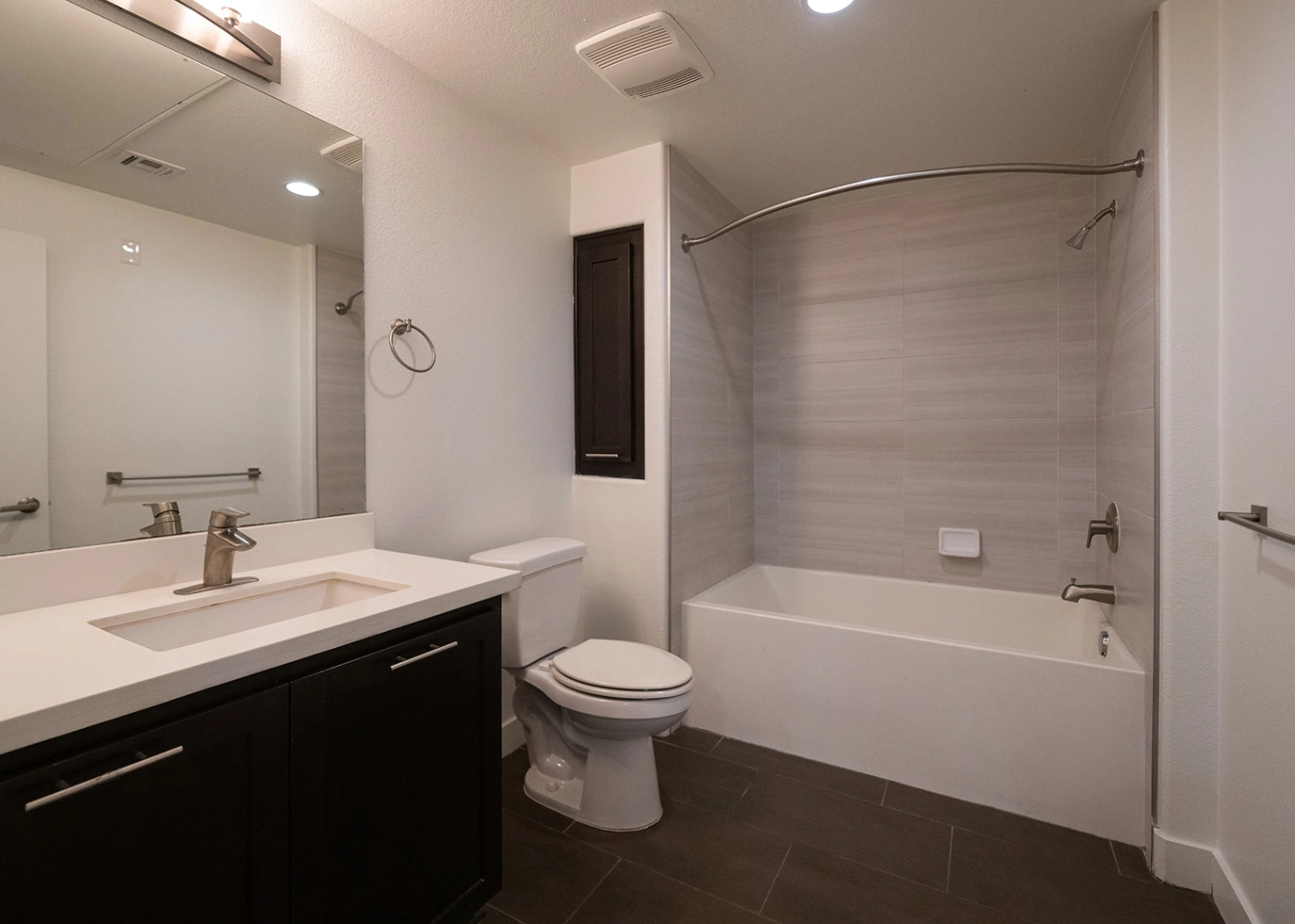 Urbana Rental Flats gallery photo 9