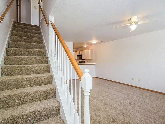 Oak Point Townhomes - Cheryl D Farmer- Hayes gallery photo 3