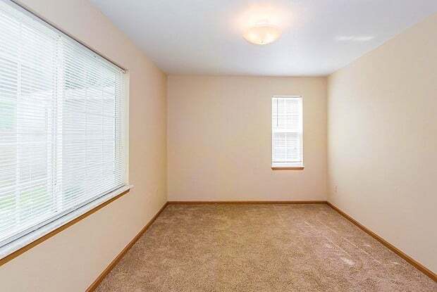 Oak Point Townhomes - Cheryl D Farmer- Hayes gallery photo 4