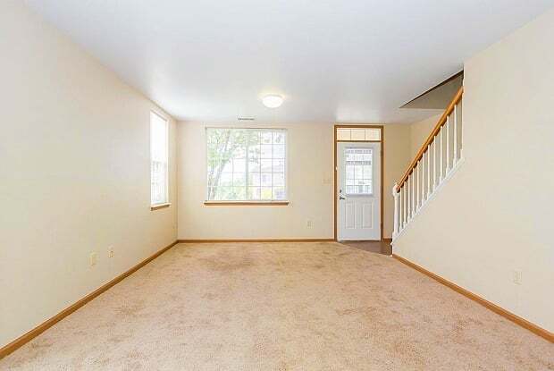 Oak Point Townhomes - Cheryl D Farmer- Hayes gallery photo 5