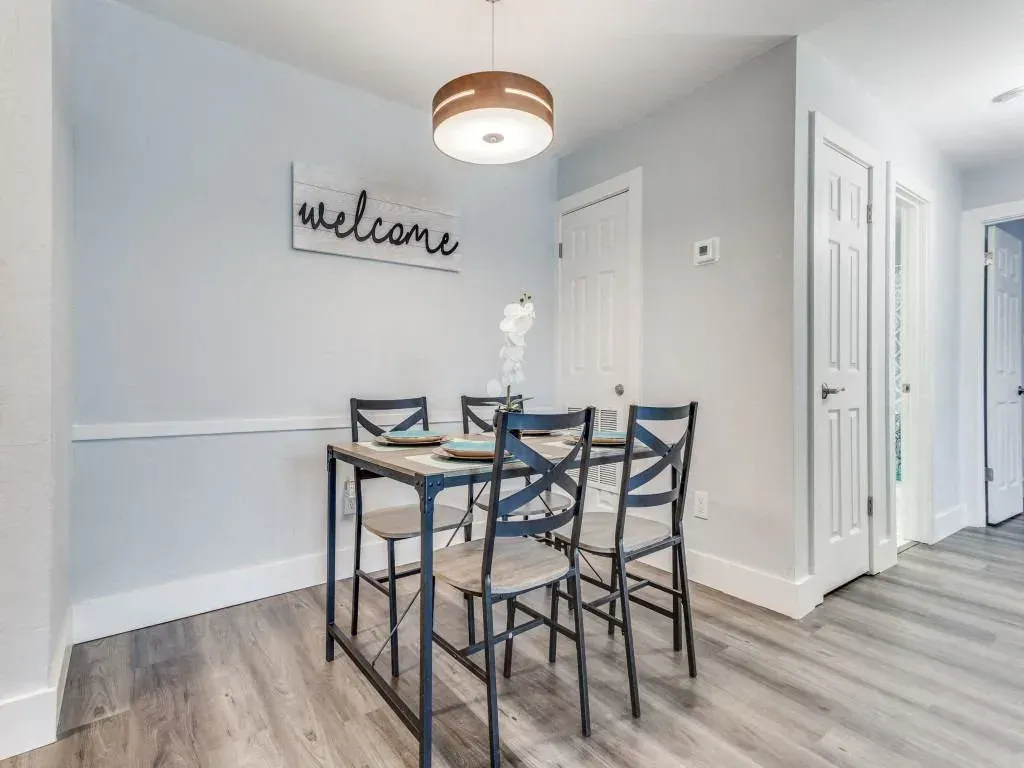 Springs at 1100 gallery photo 1