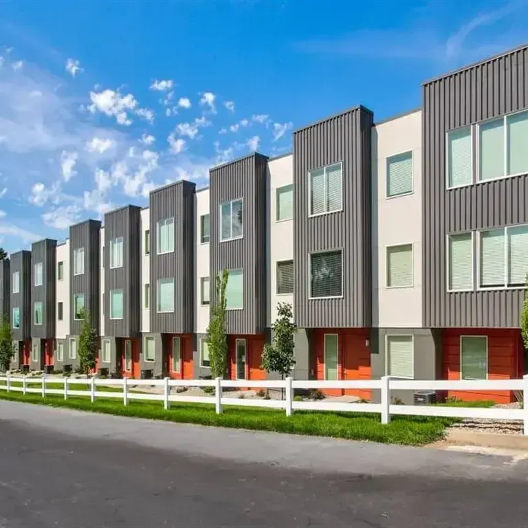Aero Luxury Townhomes gallery photo 6