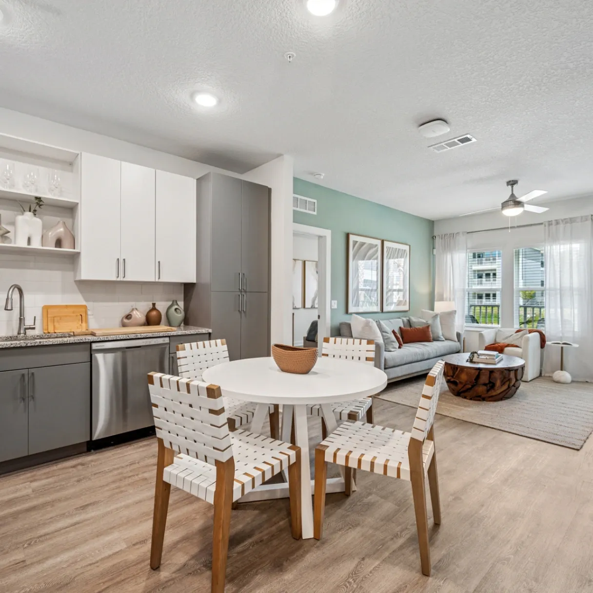 Momentum Blanding gallery photo 5